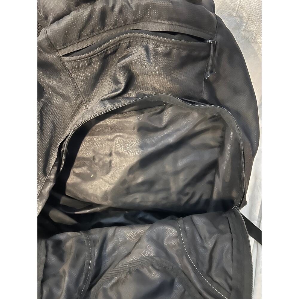 Under Armour UA Black Gray Backpack - Picture 4 of 4